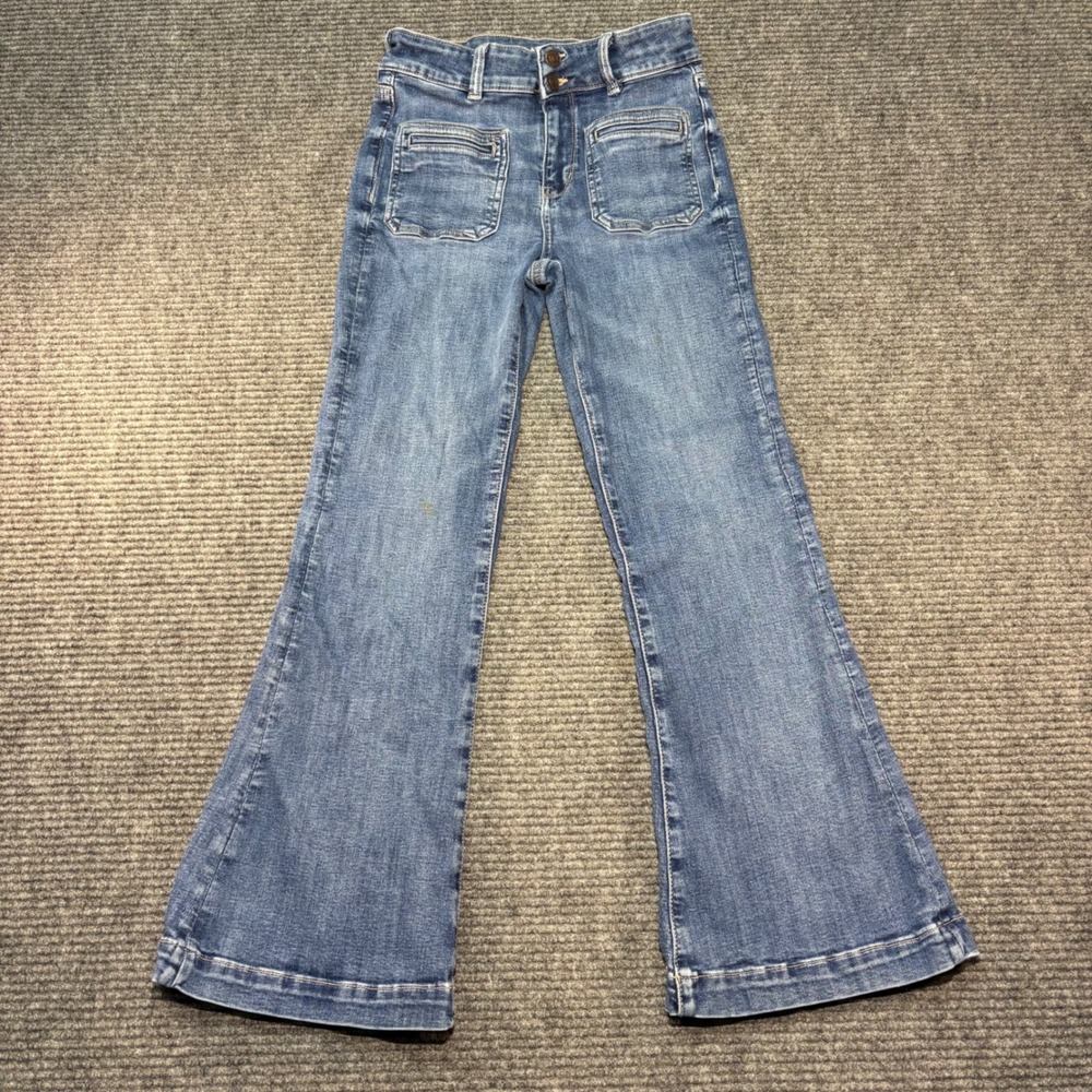 American Eagle Super Hi-Rise Flare Jeans Blue 4 Short Patch Pocket Detail - Picture 1 of 10